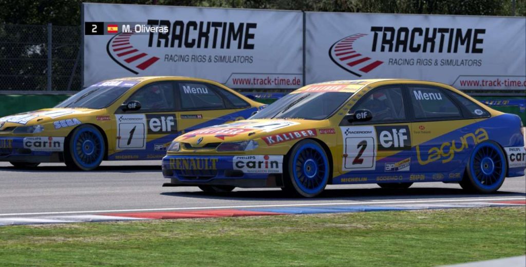 Imagen destacada del duelo épico por la victoria en Brno entre Dani Gros y Marc Oliveras en la Liga Super Touring Car de RaceRoom.