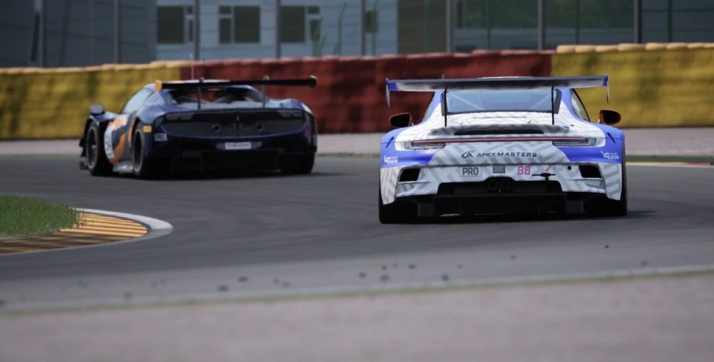 rodrigo gonzales perseguid por ferran munso en ronda 4 de la liga gt3 assetto corsa competizione en spa