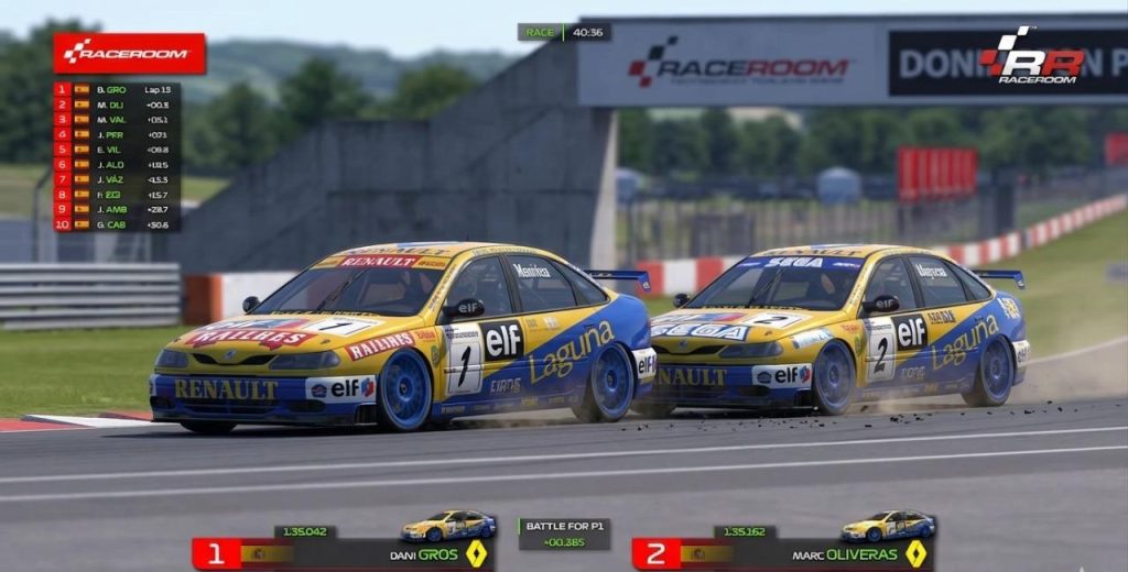 Dani gros y marc oliveras luchando por la p1 en donington park campeonato super touring en raceroom