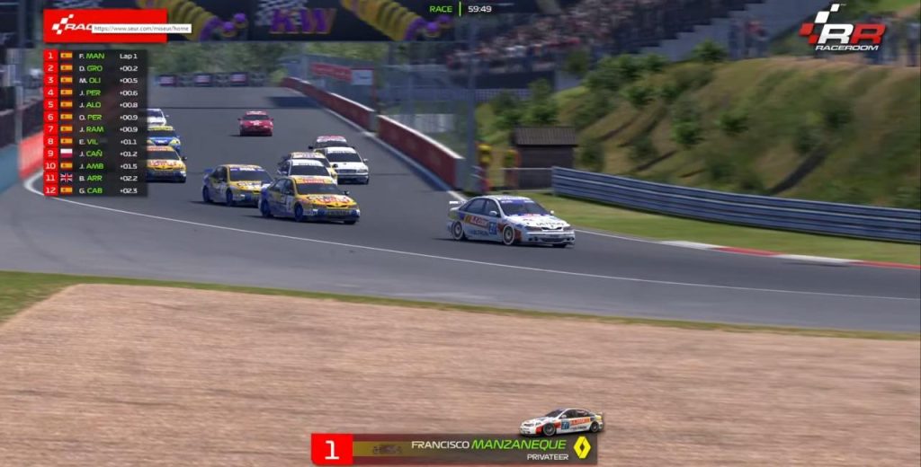 francisco manzaneque en la salida en zolder de la liga super touring en raceroom de virtual racing girona
