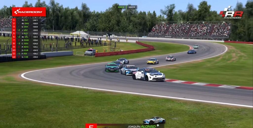salida de la copa renault alpine en mid ohio full, primera carrera del campeonato raceroom de virtual racing girona
